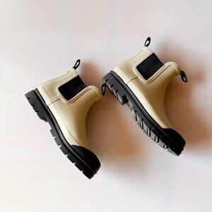 Everlane Women’s Ankle Rubber Rain Chelsea Boot in Stone Sz 9